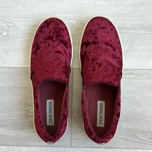 Steve Madden Gema Red Burgundy Velvet Platform Slip-On Shoes